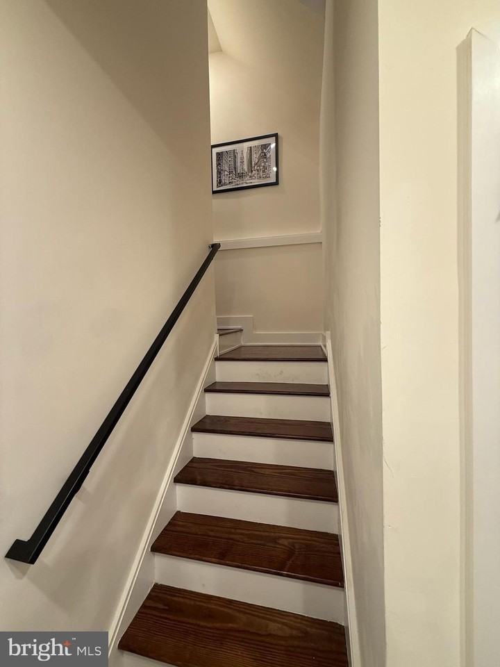 1115 Germantown Ave #1C - Photo 3 of 16