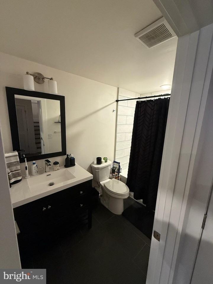 1115 Germantown Ave #1C - Photo 7 of 16