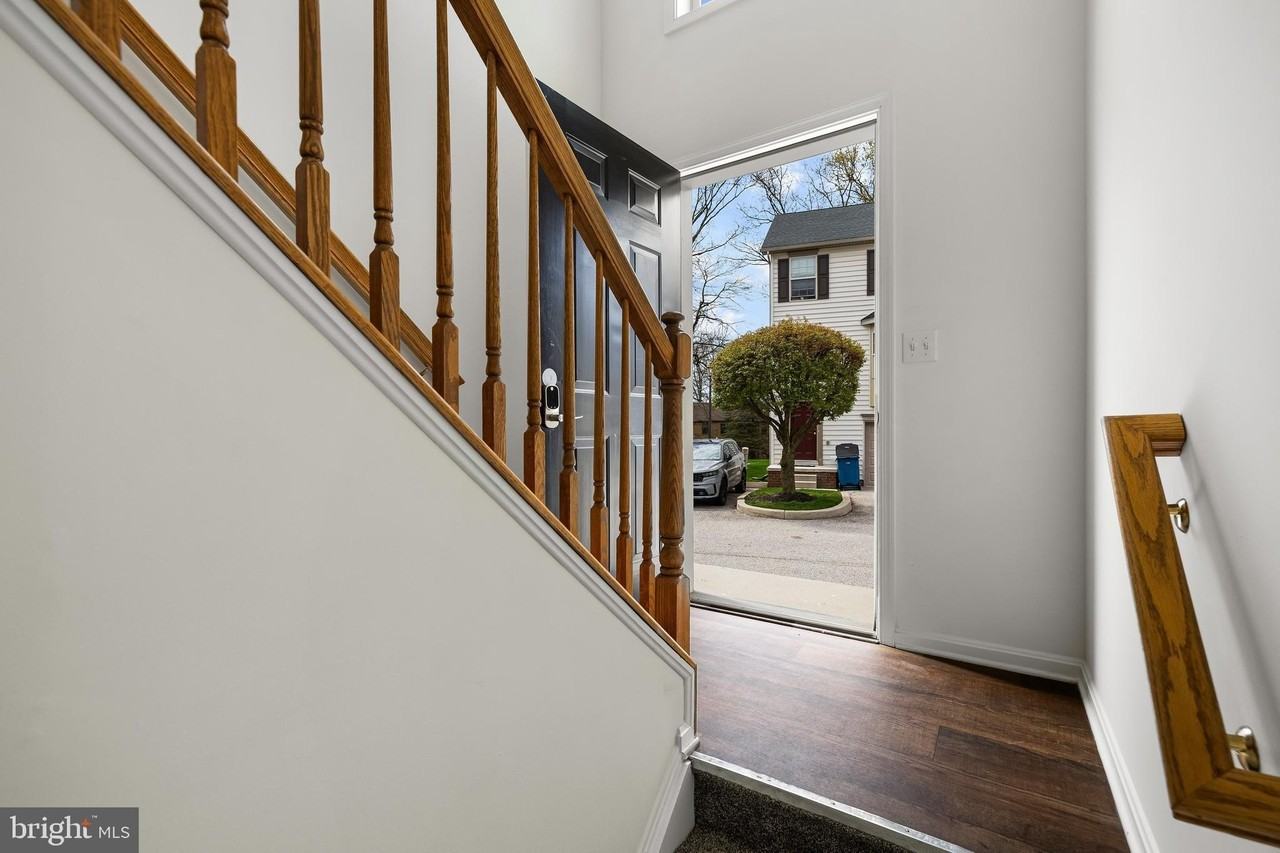 17 Shady Tree Ct - Photo 3 of 23