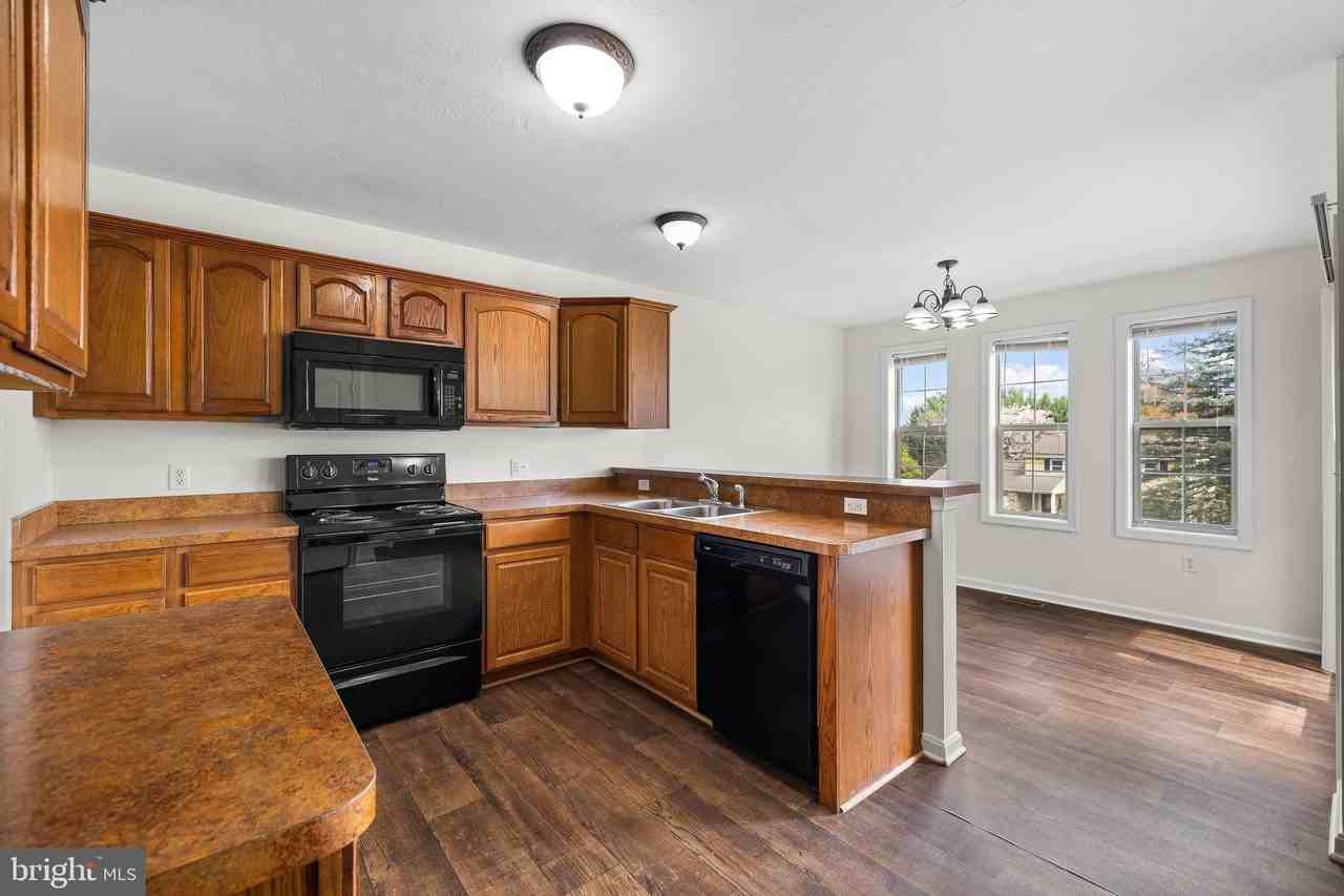 17 Shady Tree Ct - Photo 6 of 23