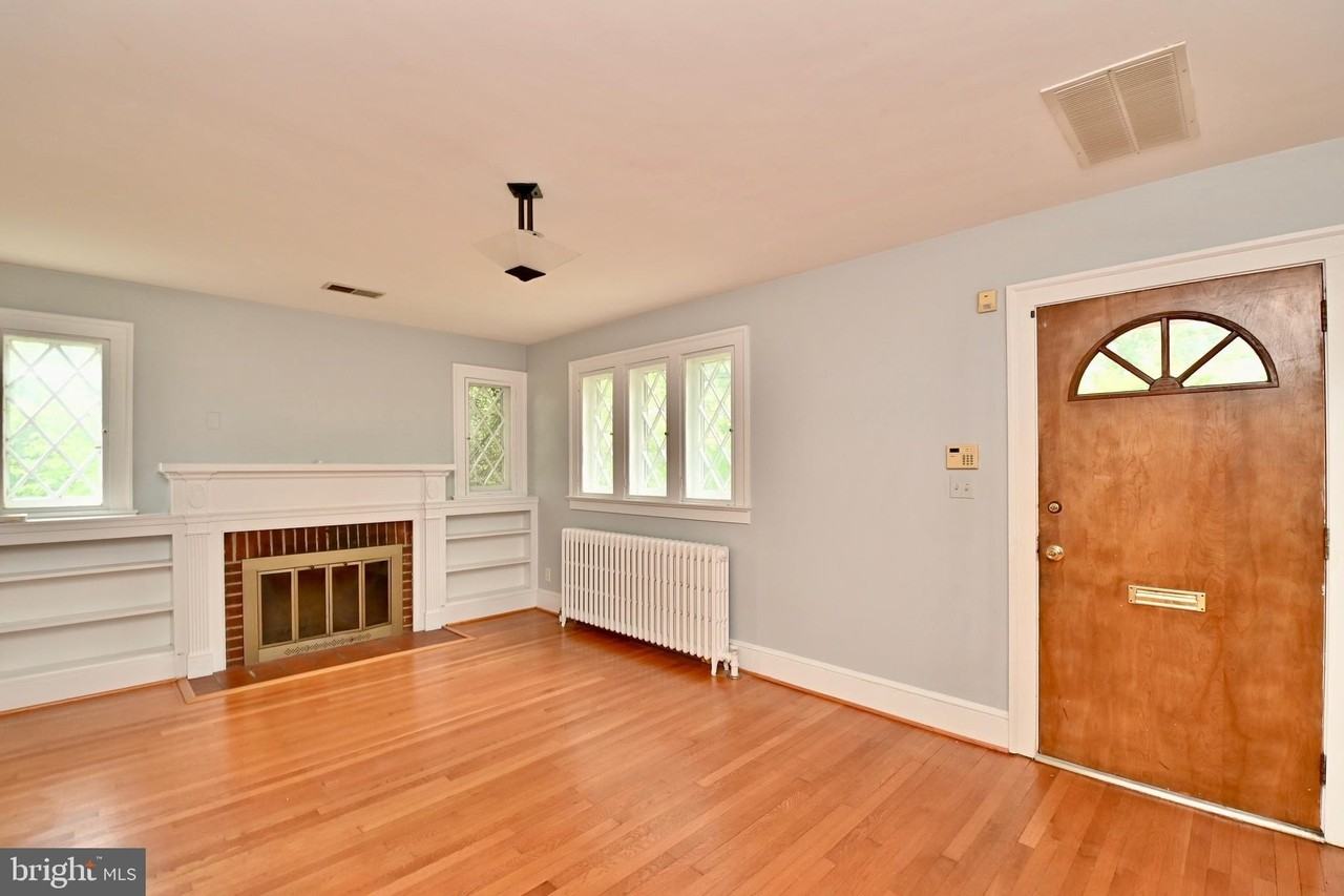 4627 16th St N - Photo 5 of 34