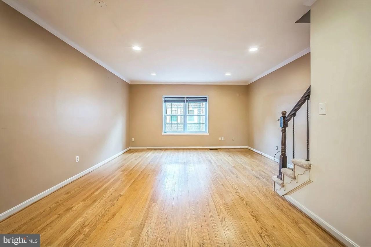 948 S Rolfe St - Photo 3 of 14