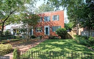 711 S Columbus St - Photo 1 of 1