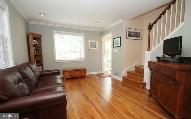 711 S Columbus St - Photo 2 of 12
