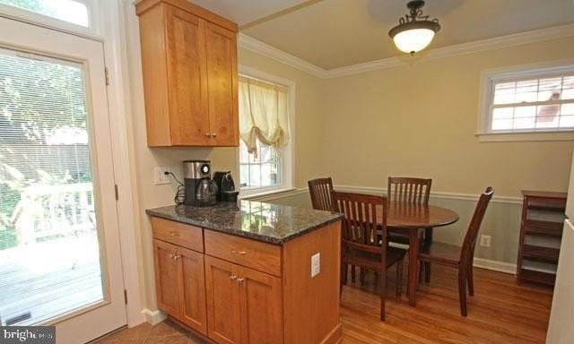 711 S Columbus St - Photo 4 of 12
