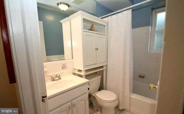 711 S Columbus St - Photo 6 of 12