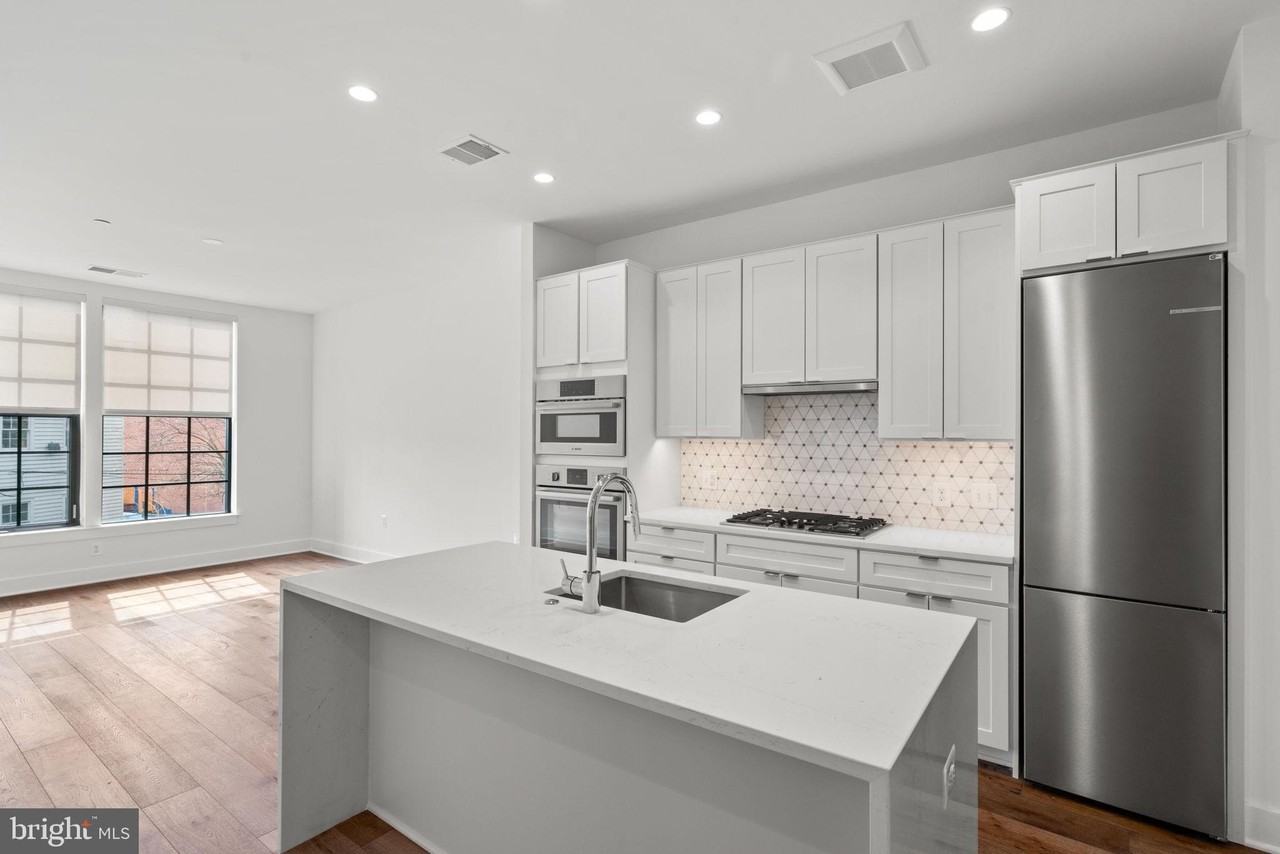 1312 King St #206 - Photo 2 of 35