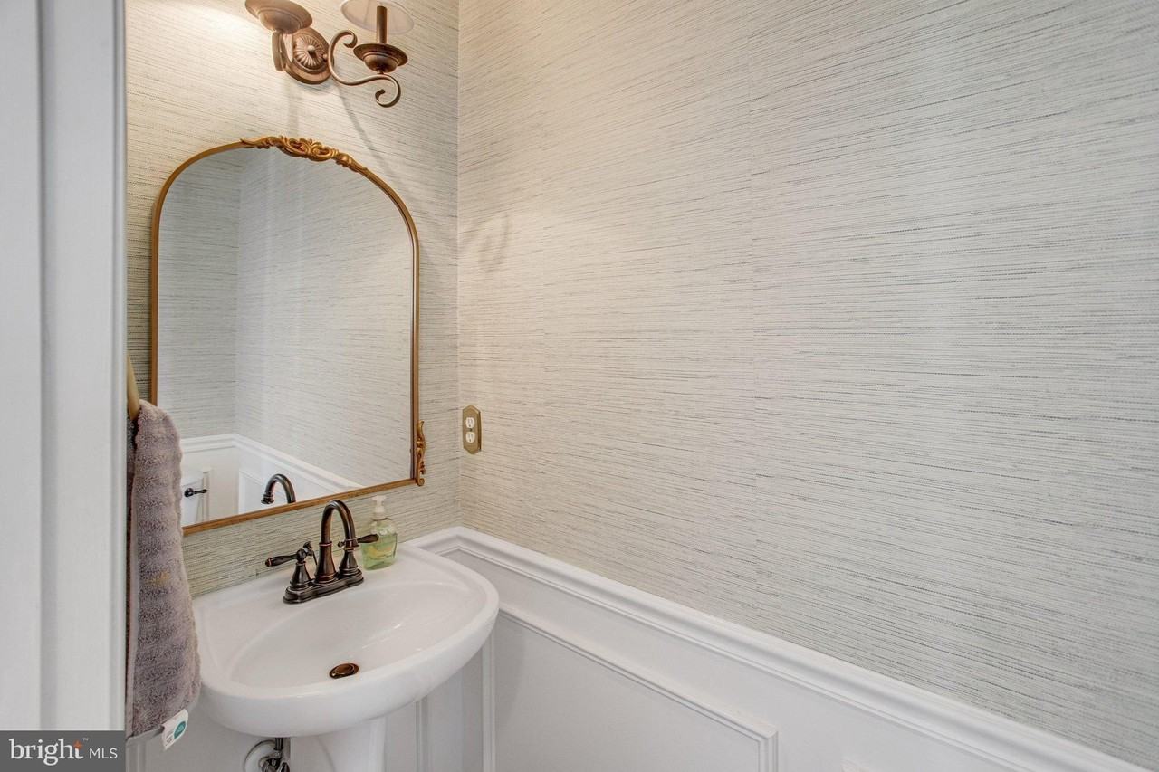 7012 Tiffany Ct - Photo 6 of 44