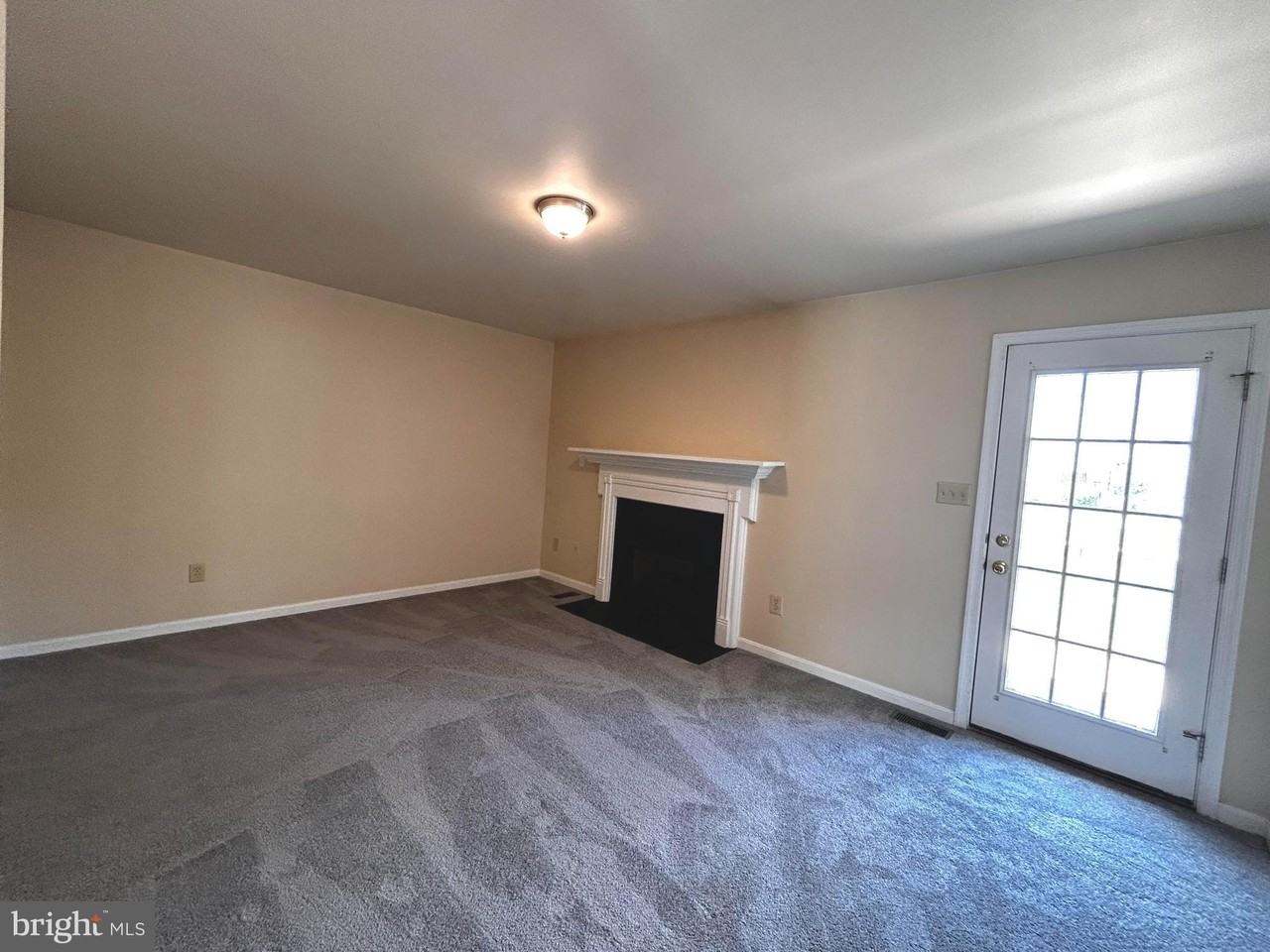 149 Lexington Ct - Photo 5 of 25