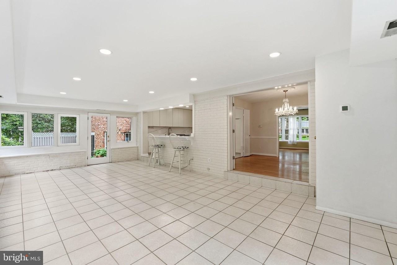 2419 Claremont Dr - Photo 3 of 39