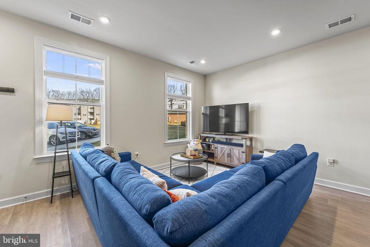 12384 Azure Ln - Photo 4 of 39