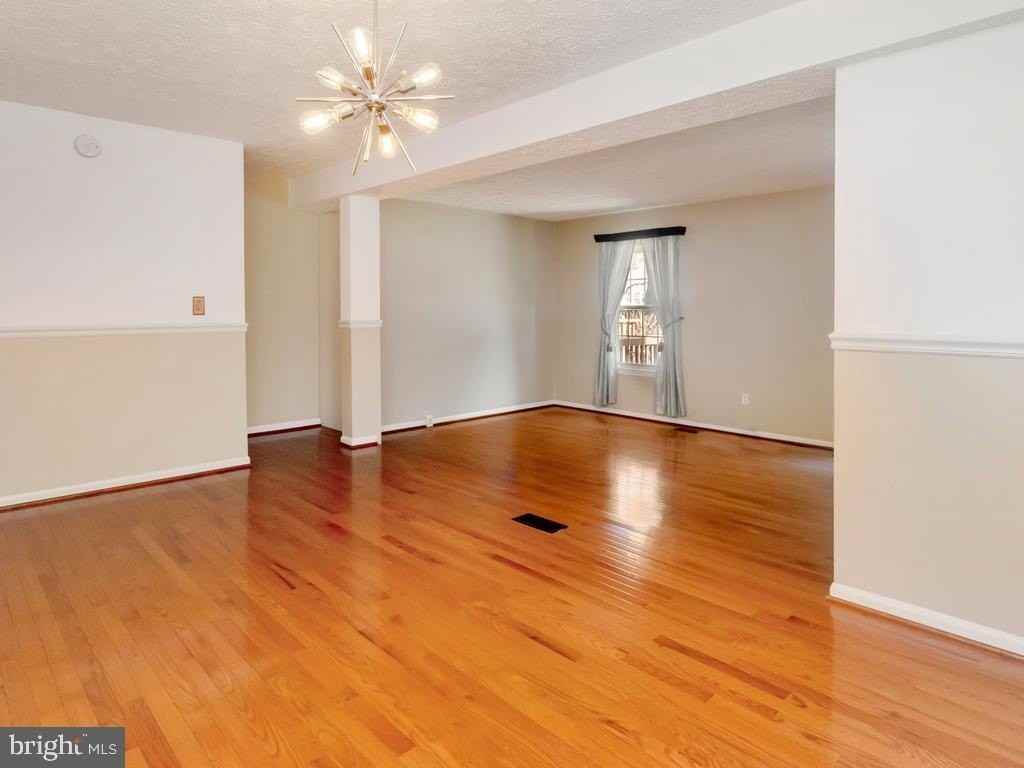6807 Ericka Ave - Photo 4 of 28