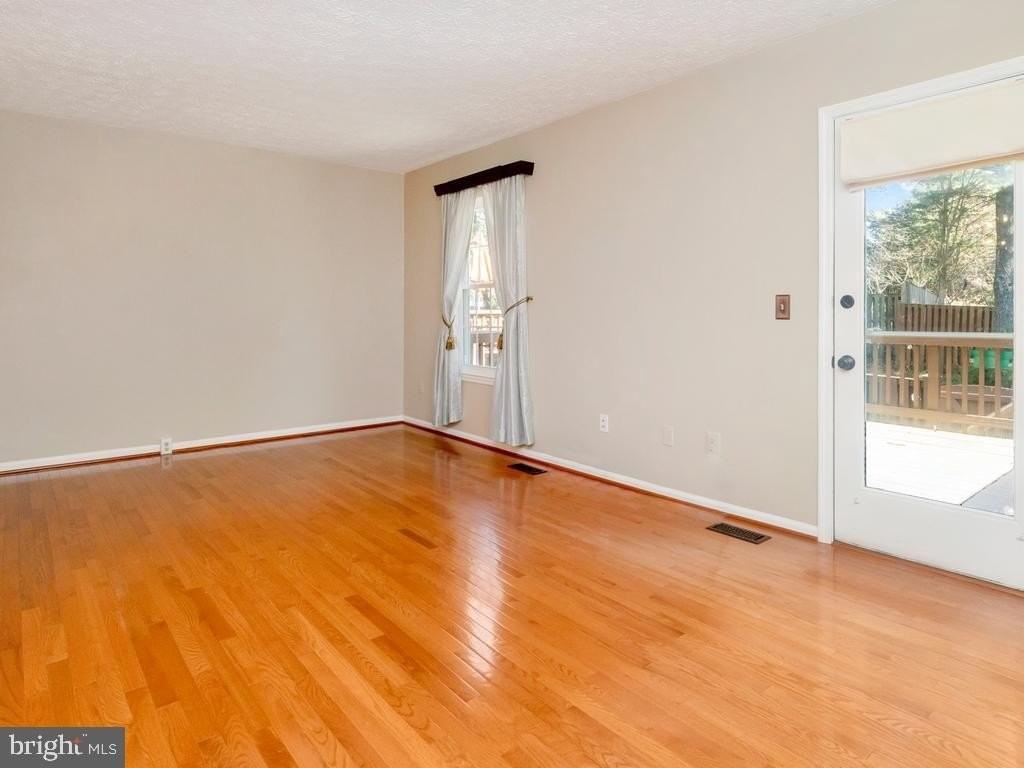 6807 Ericka Ave - Photo 6 of 28