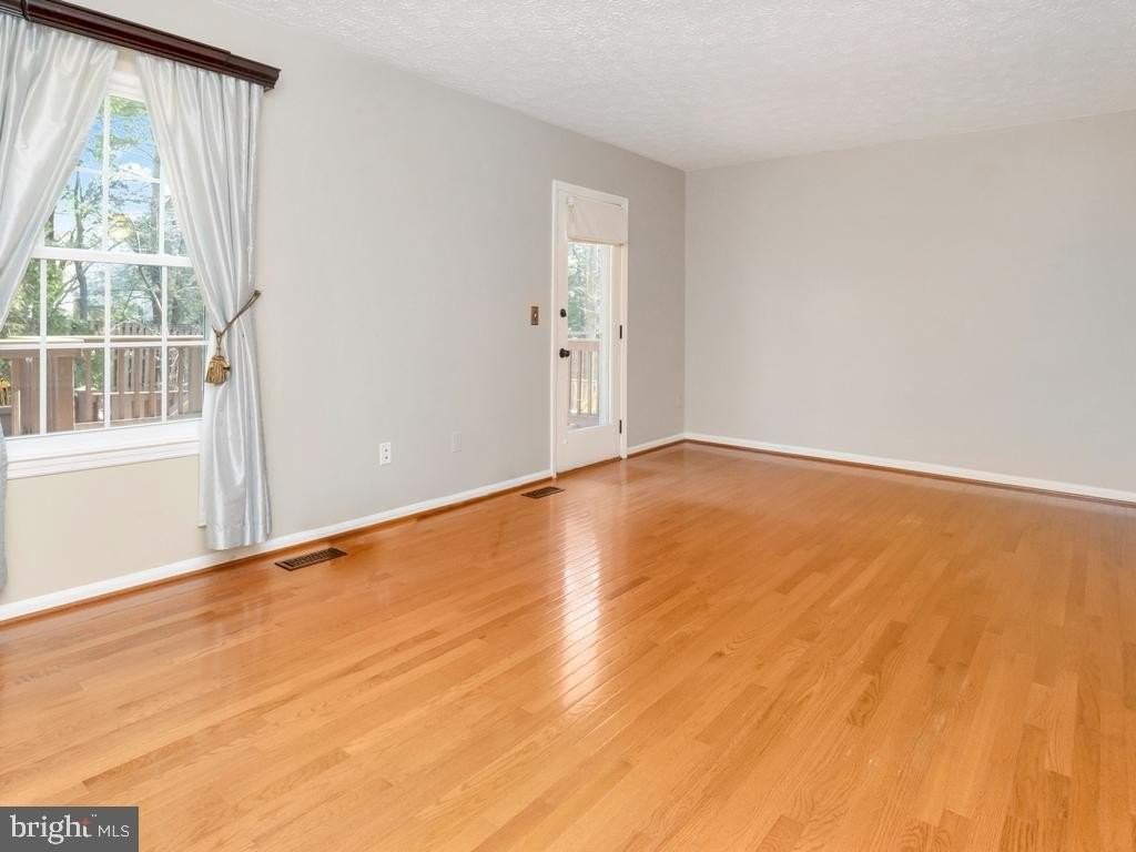 6807 Ericka Ave - Photo 7 of 28