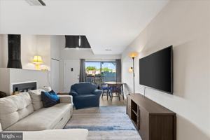 featured image of 3911 Woodhue Pl
