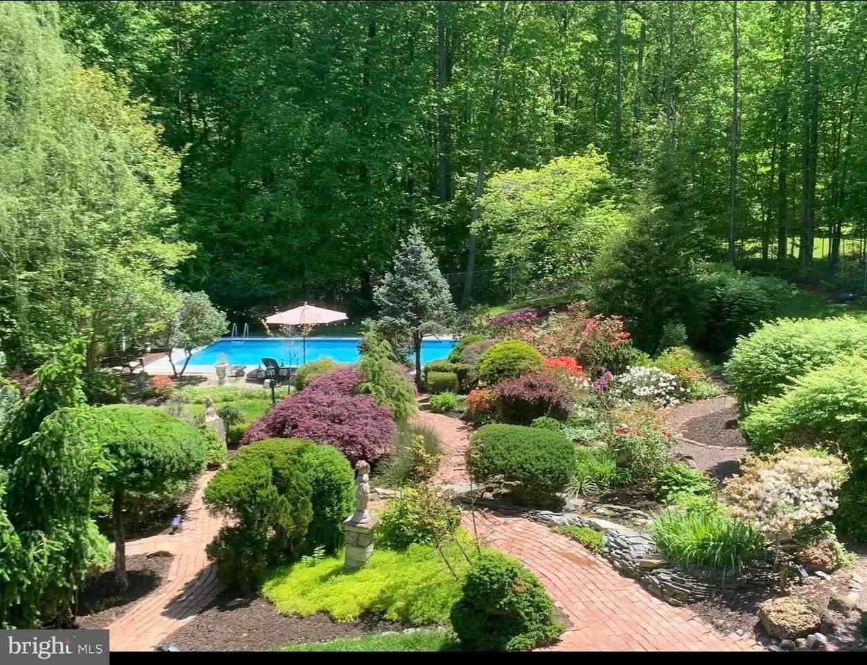 15070 Eclipse Dr - Photo 2 of 9