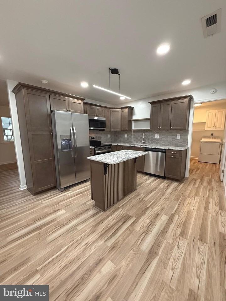 106 Stratford Ave - Photo 4 of 16
