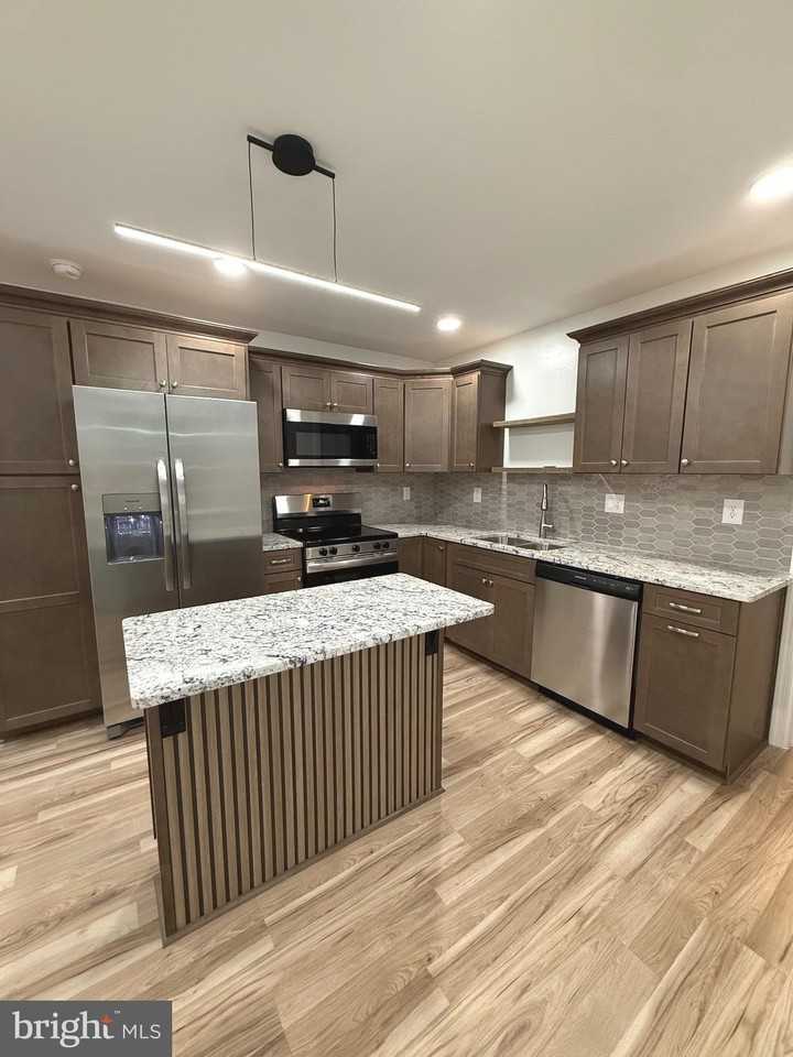 106 Stratford Ave - Photo 5 of 16