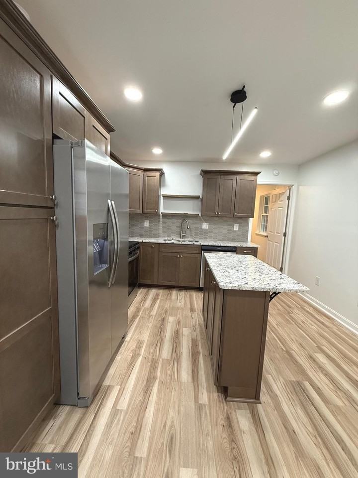 106 Stratford Ave - Photo 6 of 16