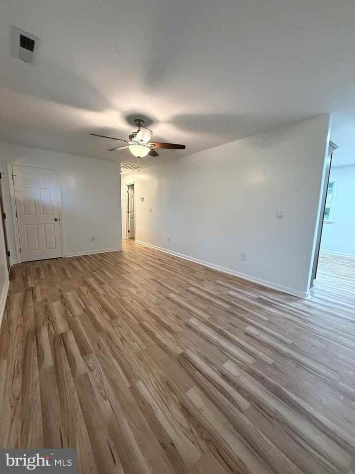 106 Stratford Ave - Photo 7 of 16