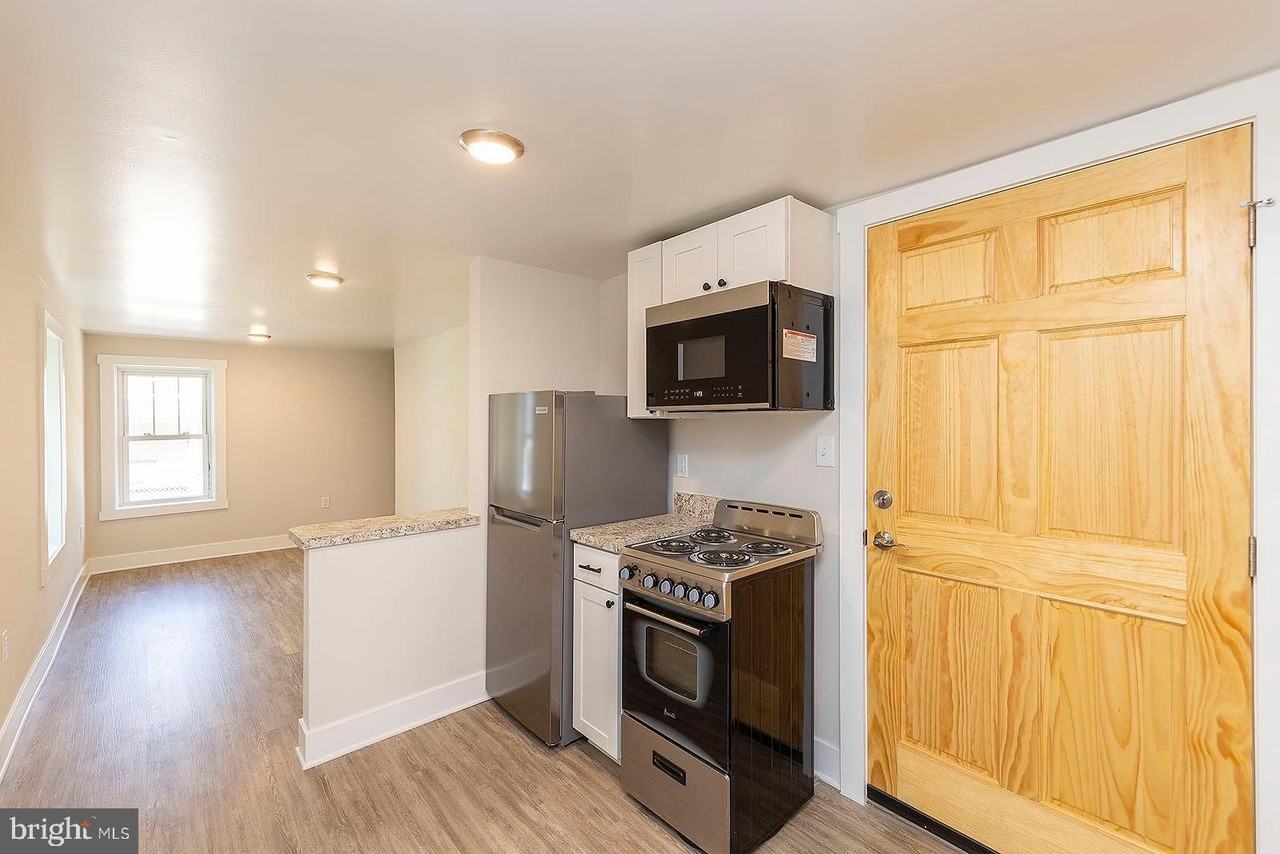 550 N Loudoun St #4 - Photo 5 of 14