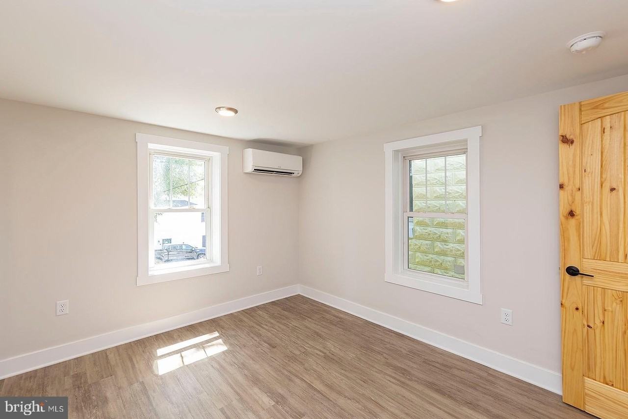 550 N Loudoun St #4 - Photo 6 of 14