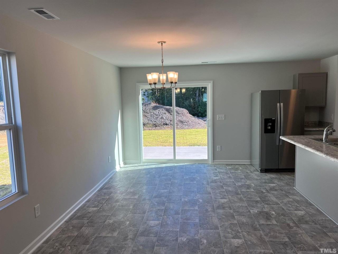 179 Maple Tree Ln - Photo 3 of 19