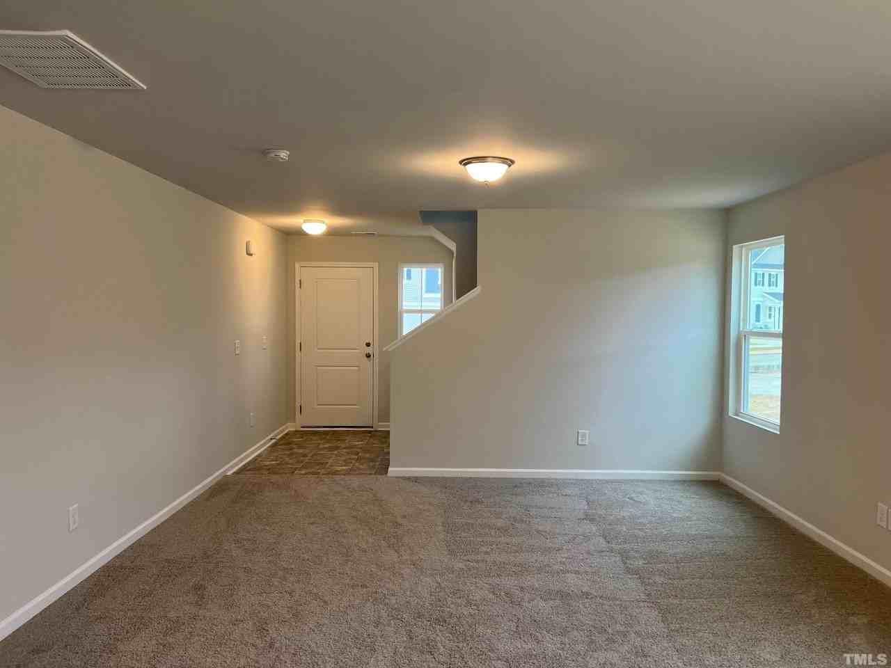 179 Maple Tree Ln - Photo 4 of 19