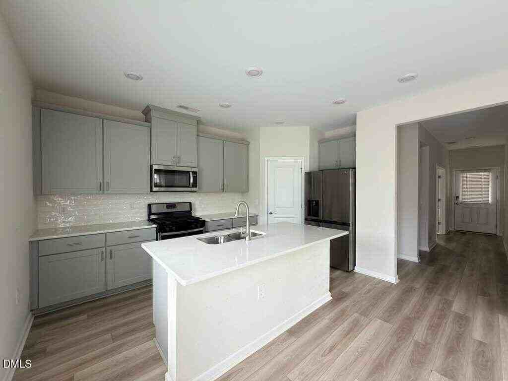 7142 Stratified Ct - Photo 6 of 21