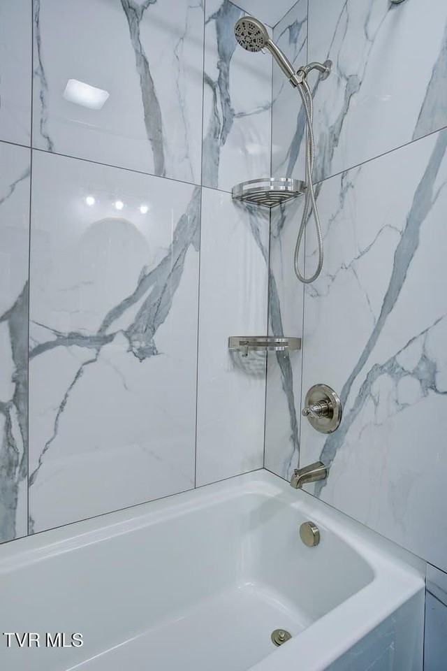 2505 Catherine St - Photo 6 of 12
