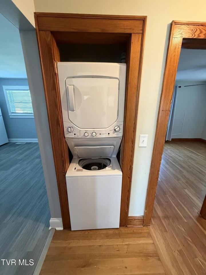 2505 Catherine St - Photo 7 of 12