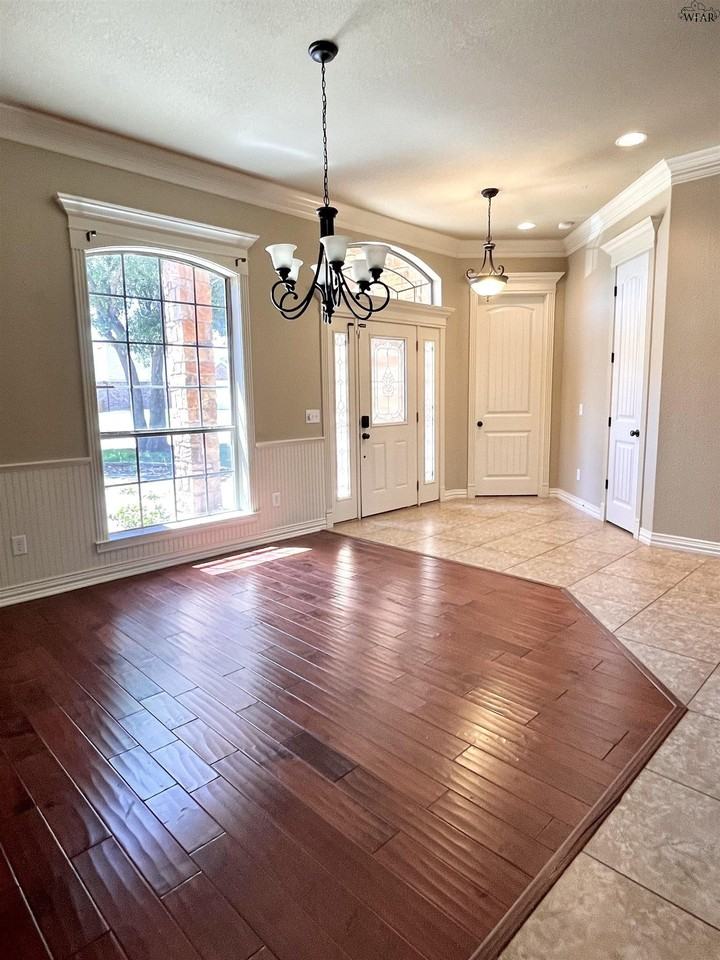 4154 Candlewood Cir - Photo 4 of 32