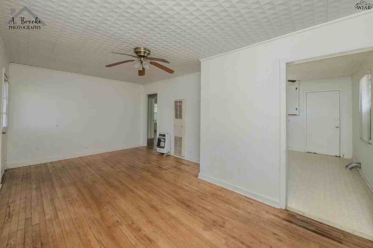 3202 Grant St - Photo 7 of 19