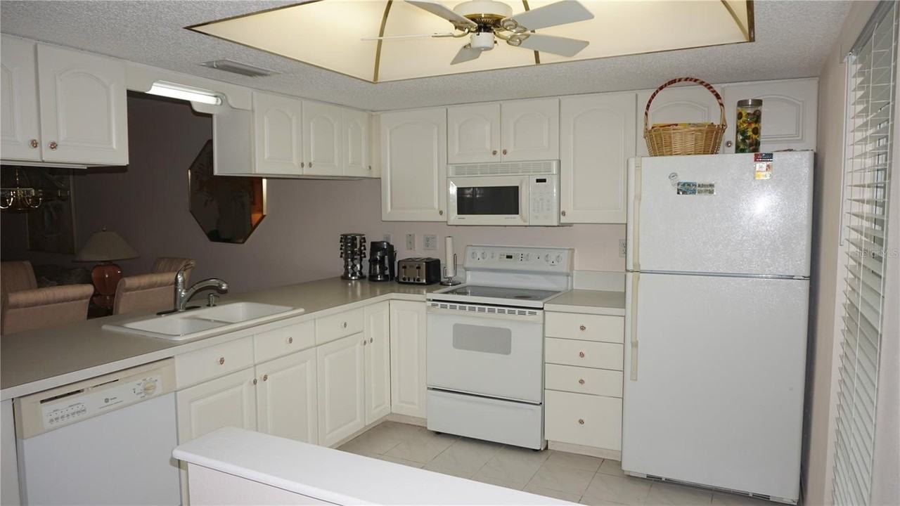 7616 Danube Dr - Photo 3 of 19