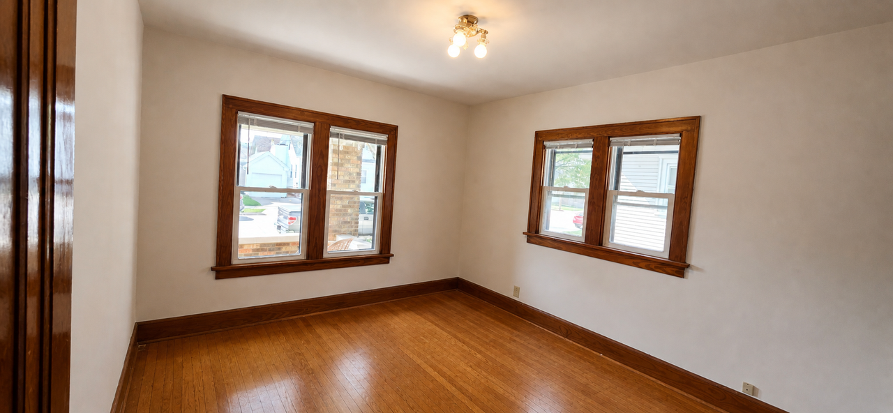 2119 Lasalle St - Photo 5 of 11