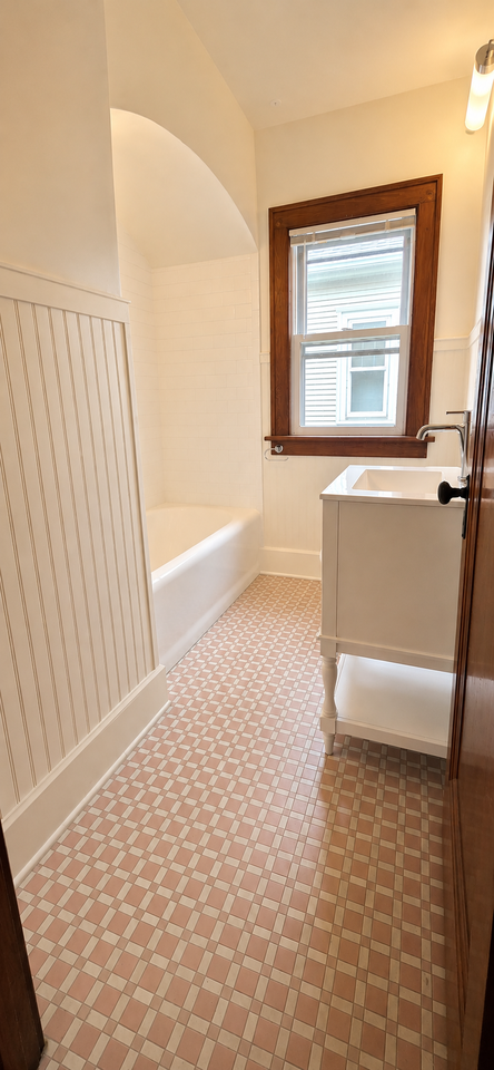 2119 Lasalle St - Photo 6 of 11