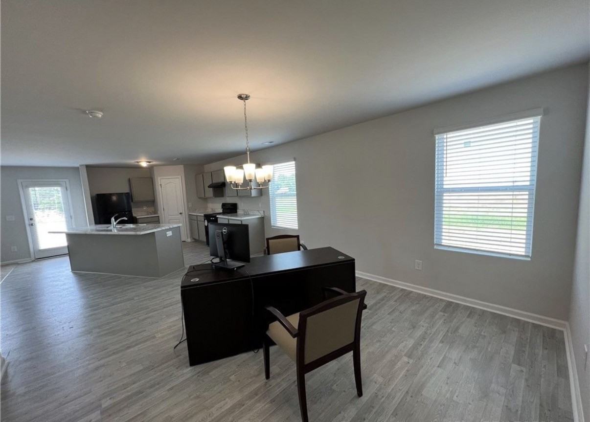 933 Sapphire Stone Ln - Photo 4 of 22