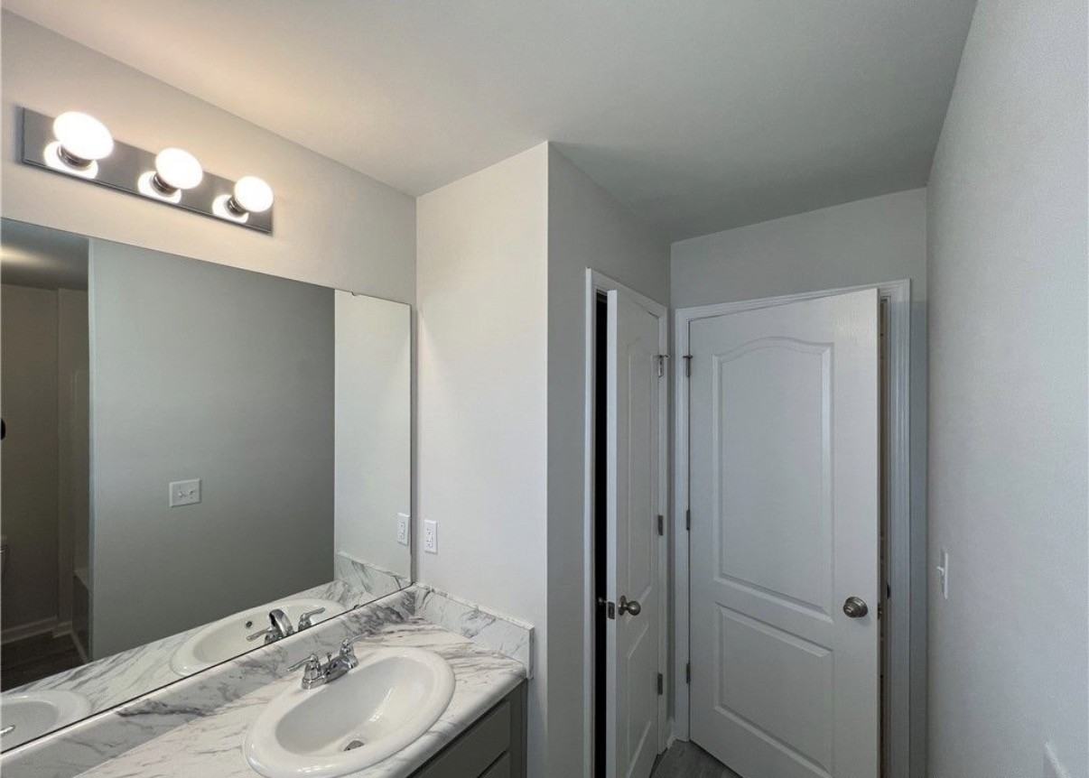 933 Sapphire Stone Ln - Photo 5 of 22
