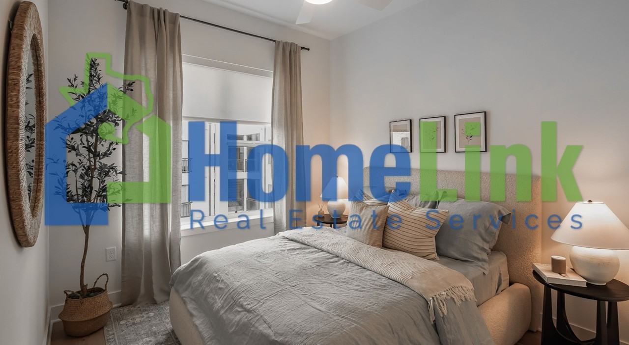 1414 E 51st St #163 - Photo 3 of 11
