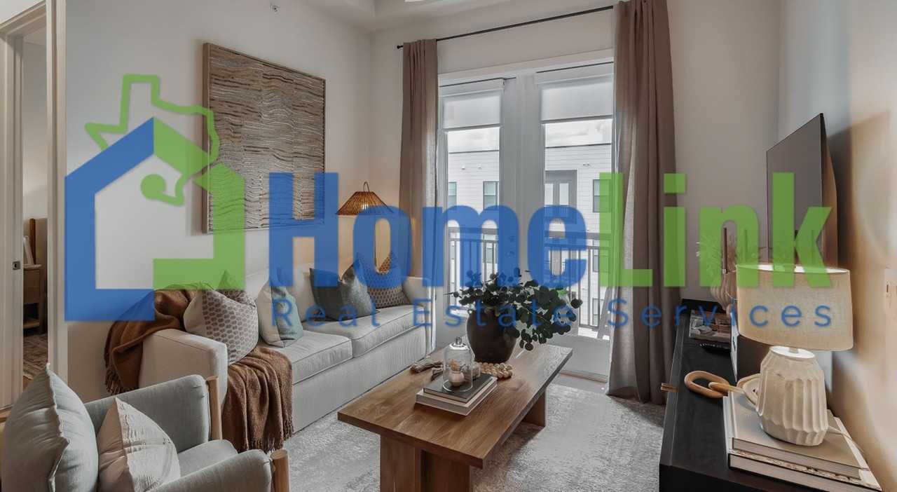 1414 E 51st St #163 - Photo 5 of 11