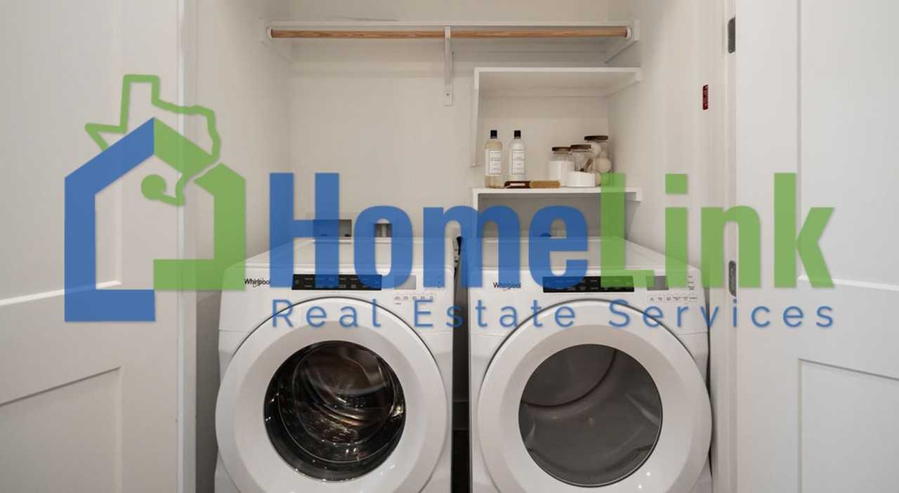 1414 E 51st St #163 - Photo 6 of 11