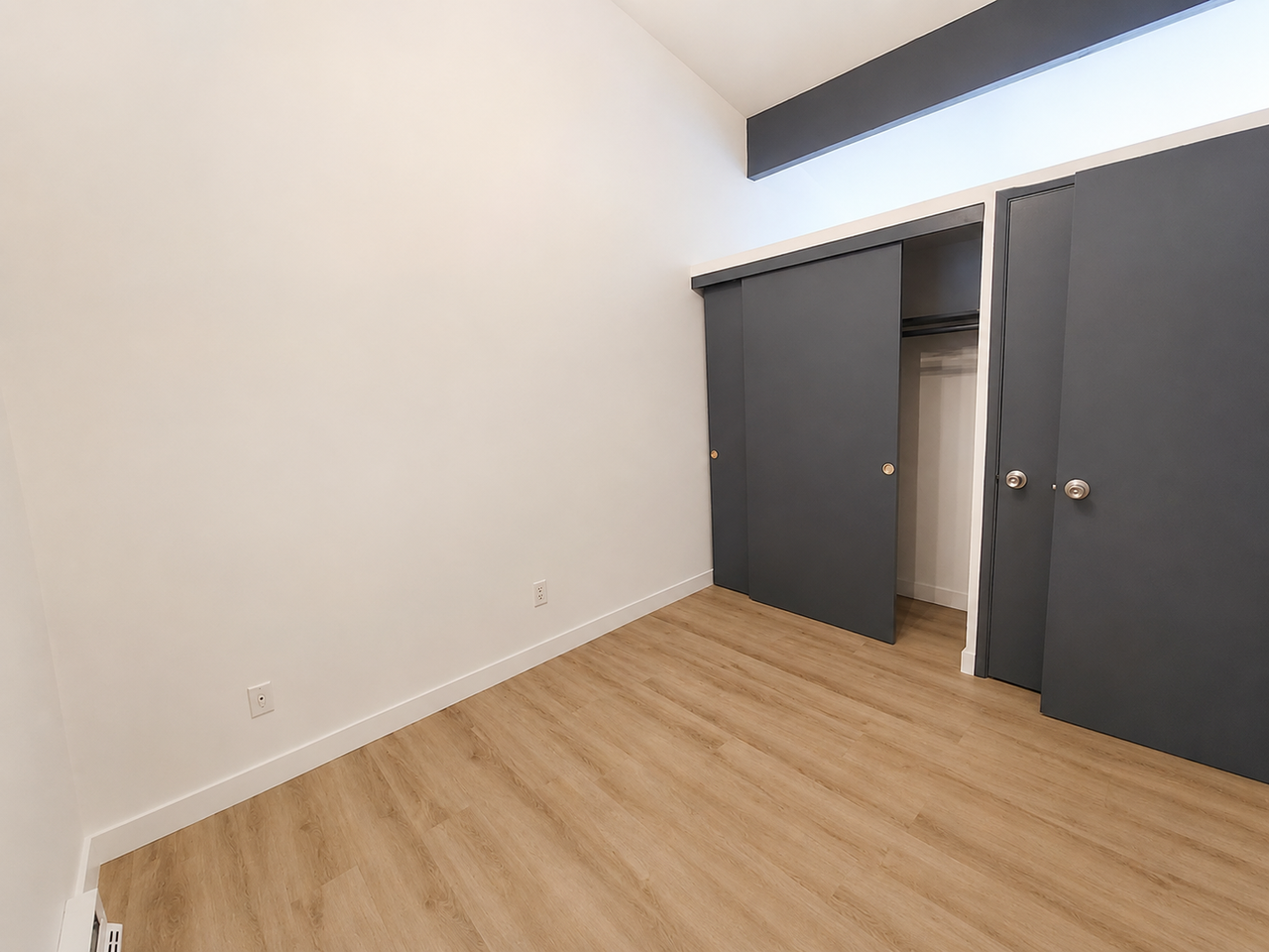 921 N 96th St #16 - Photo 3 of 15