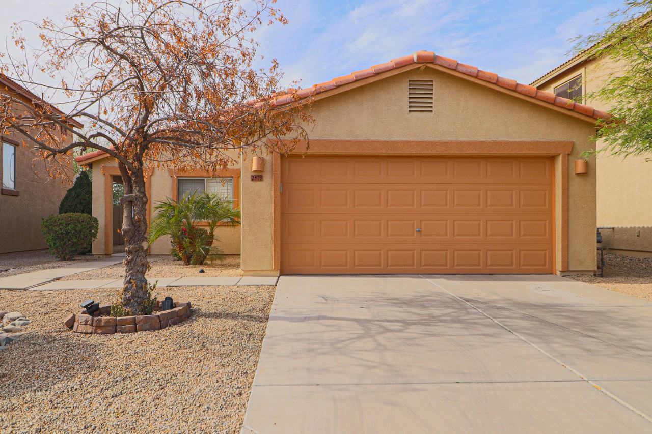 2575 N Lupita Pl - Photo 3 of 34