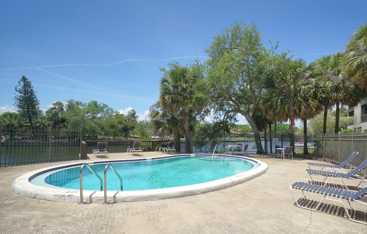 6325 Newtown Cir #B5 - Photo 4 of 32