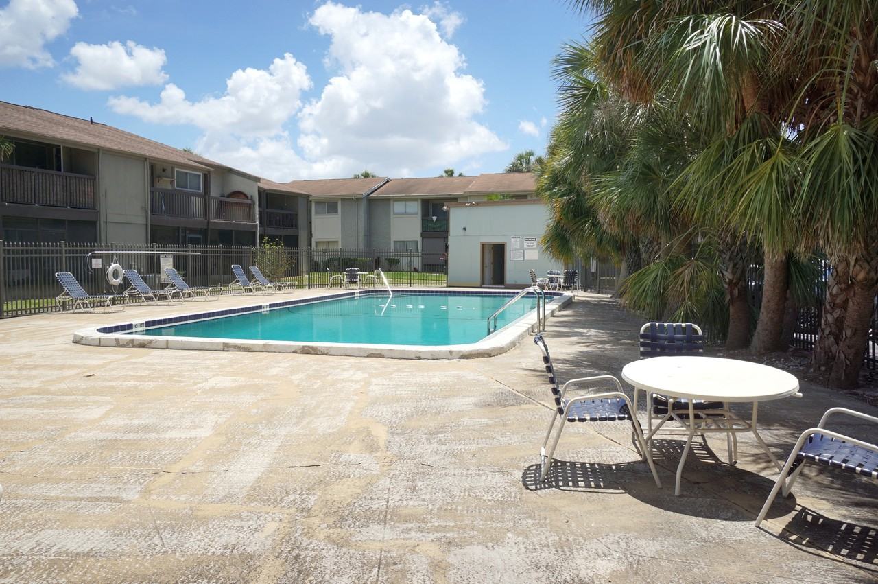 6325 Newtown Cir #B5 - Photo 5 of 32