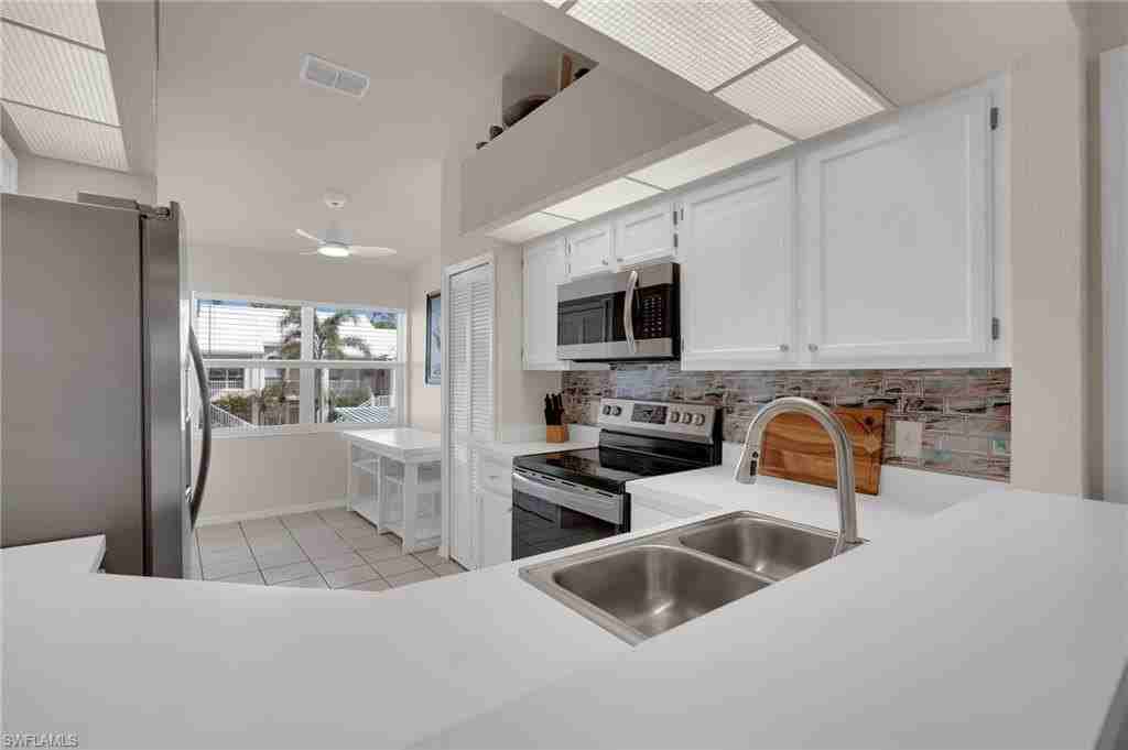 3921 Leeward Passage Ct #203 - Photo 7 of 23