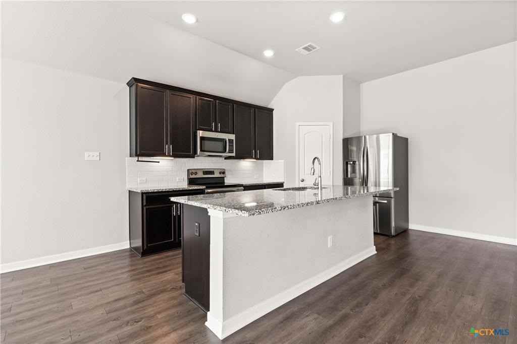 5310 Fenton Ln - Photo 7 of 35