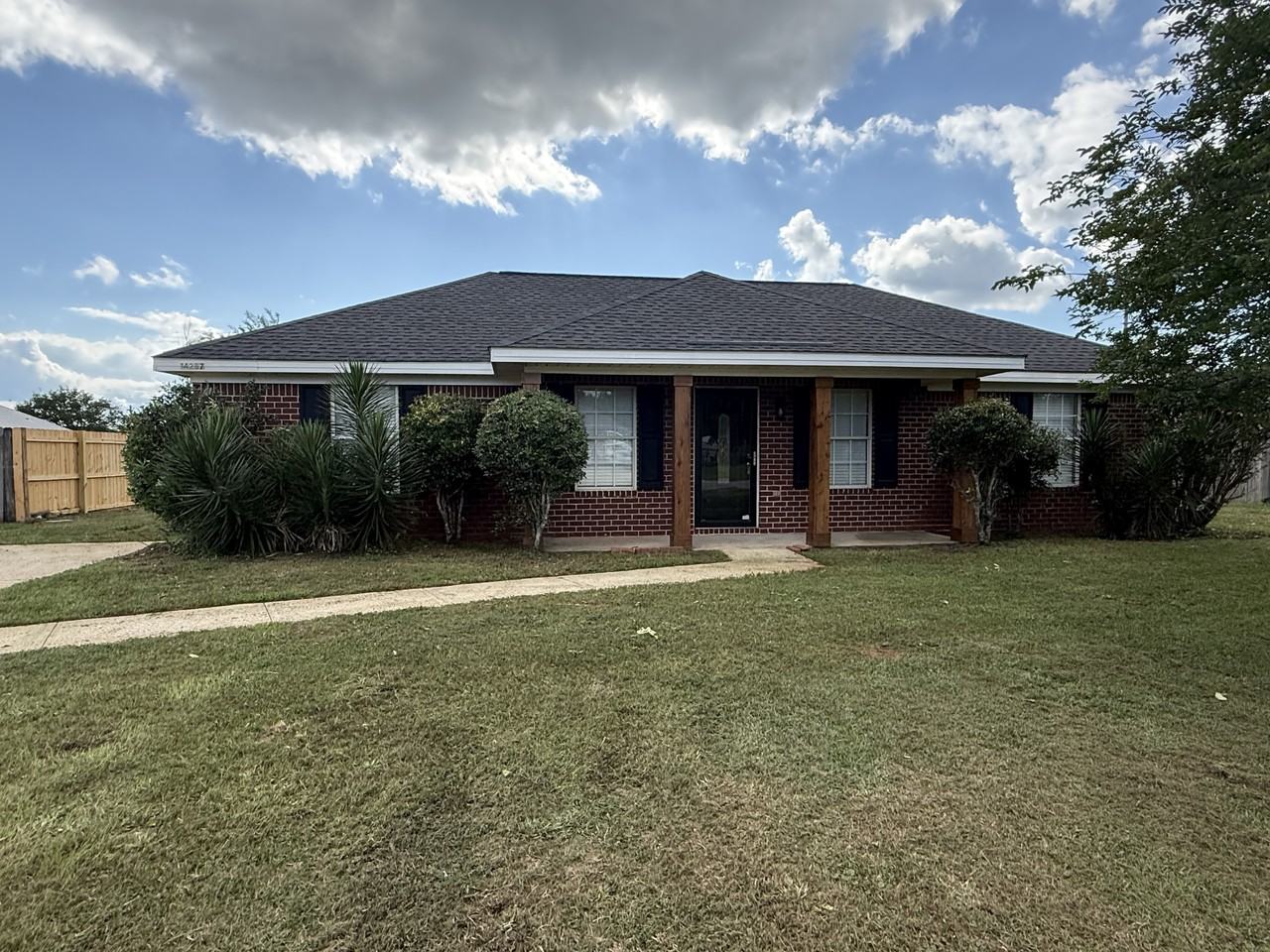 14287 Lexington Dr - Photo 2 of 20
