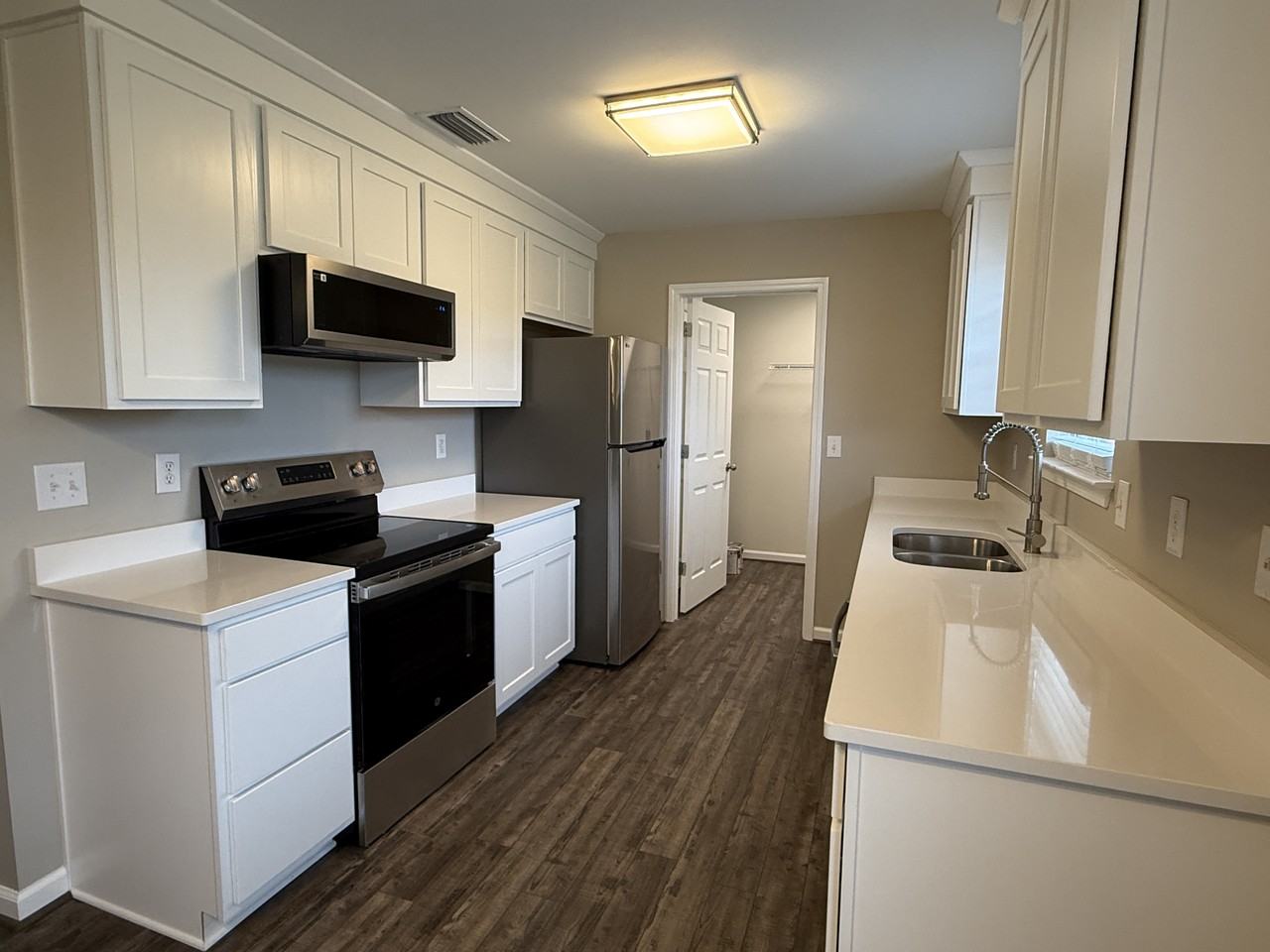14287 Lexington Dr - Photo 5 of 20