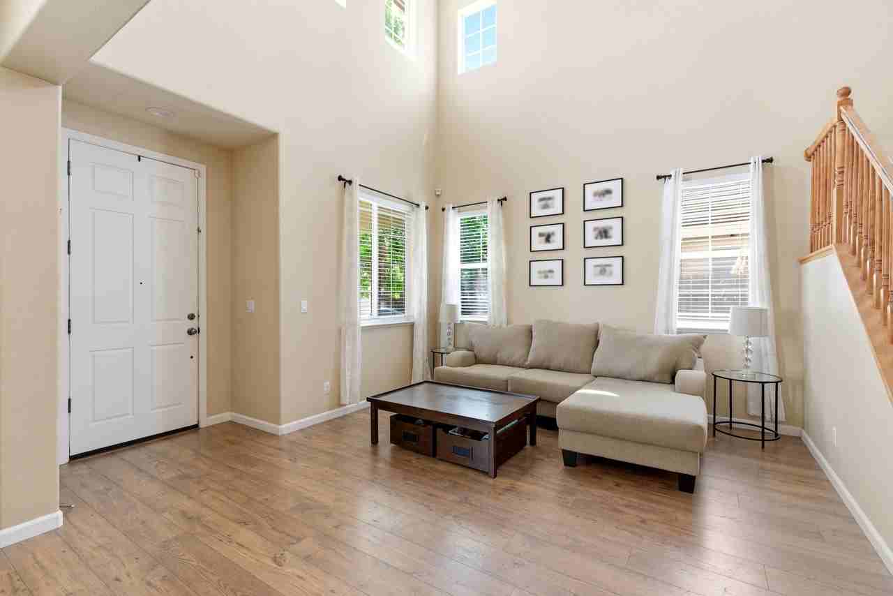 1282 Seymour Cir - Photo 6 of 36